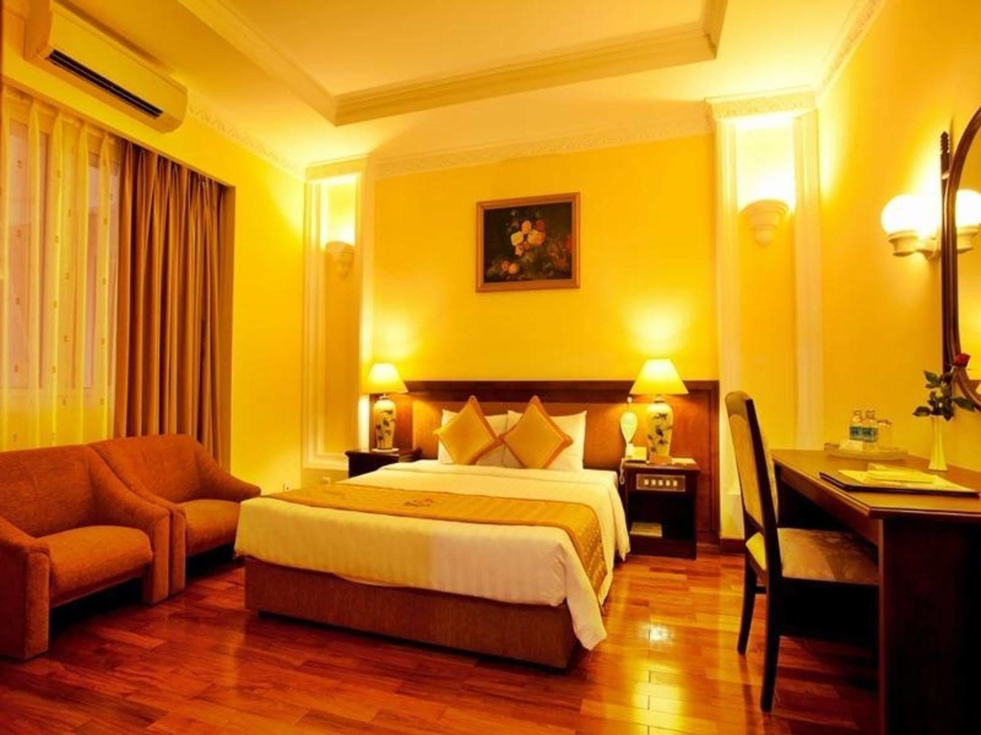 Huong Sen Hotel Cidade de Ho Chi Minh Exterior foto